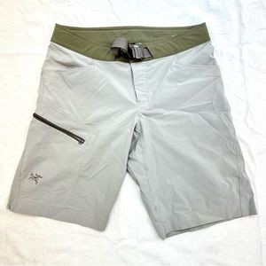 🔥Arc’teryx🔥 Tan Hiking Shorts Size 32